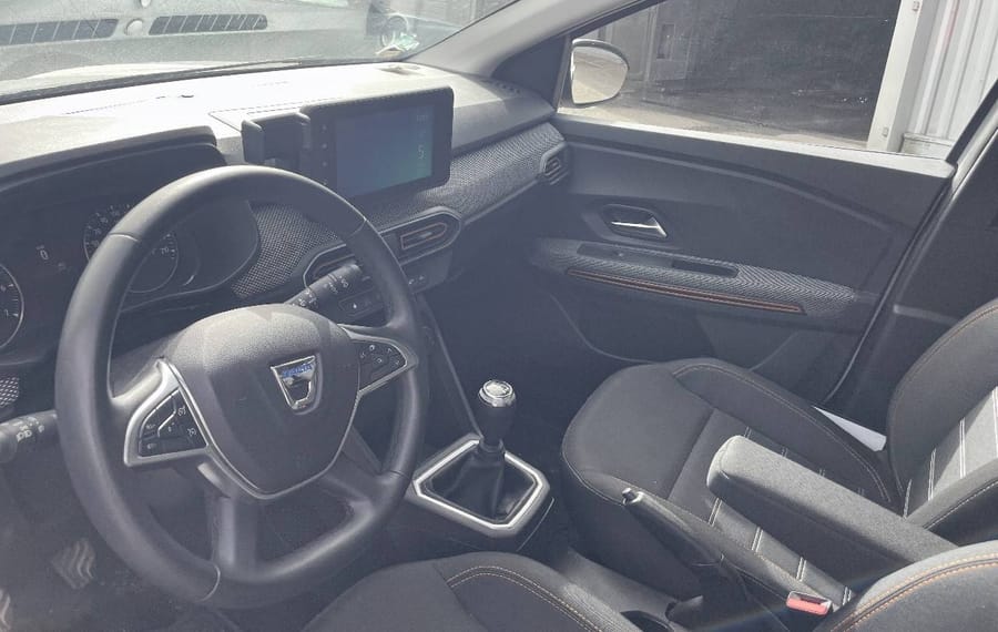 Choisissez votre dacia sandero chez CarGo Flex