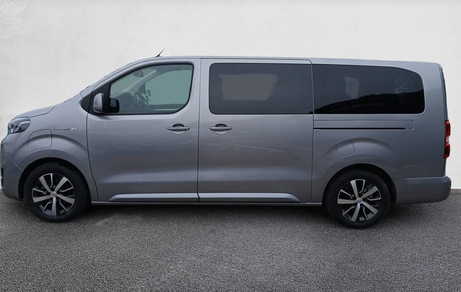 Choisissez votre toyota proacecombielectrique chez CarGo Flex