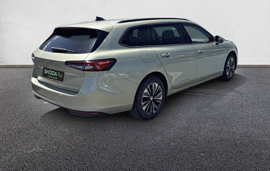 Choisissez votre skoda superbbreak chez CarGo Flex