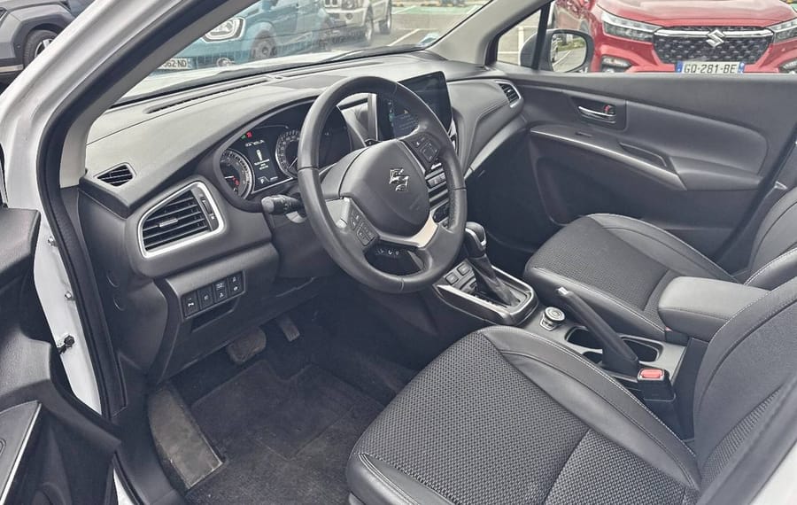 Choisissez votre suzuki scross chez CarGo Flex