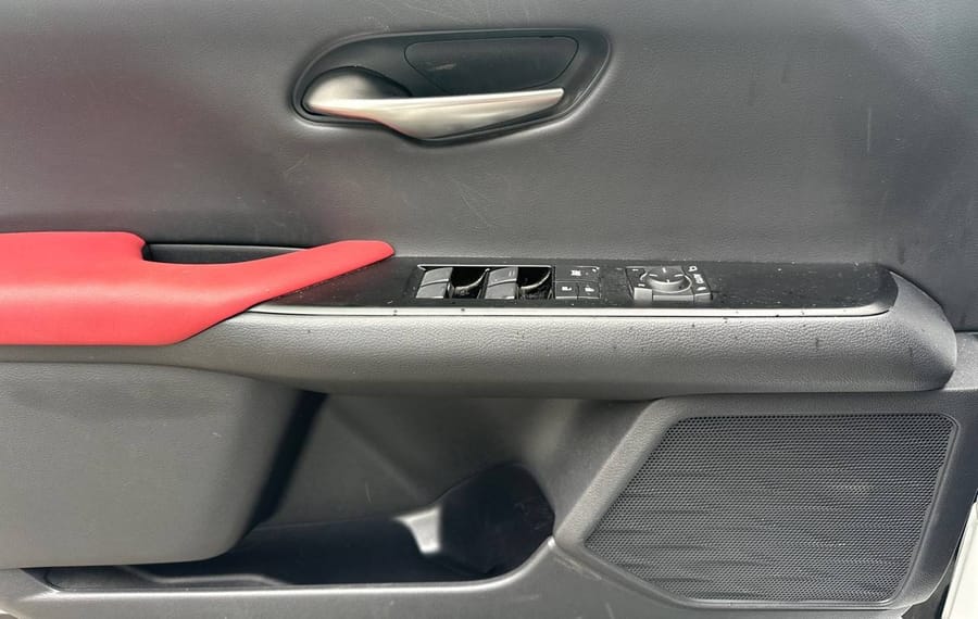 Choisissez votre lexus ux chez CarGo Flex