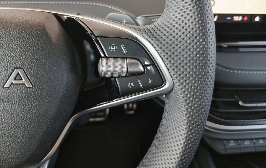 Choisissez votre skoda elroqelectrique chez CarGo Flex