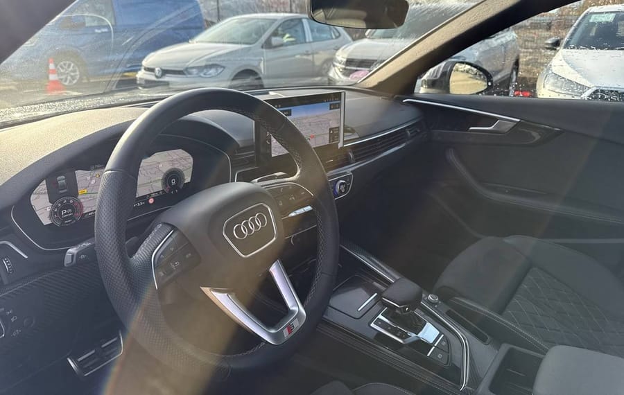 Choisissez votre audi a4 chez CarGo Flex