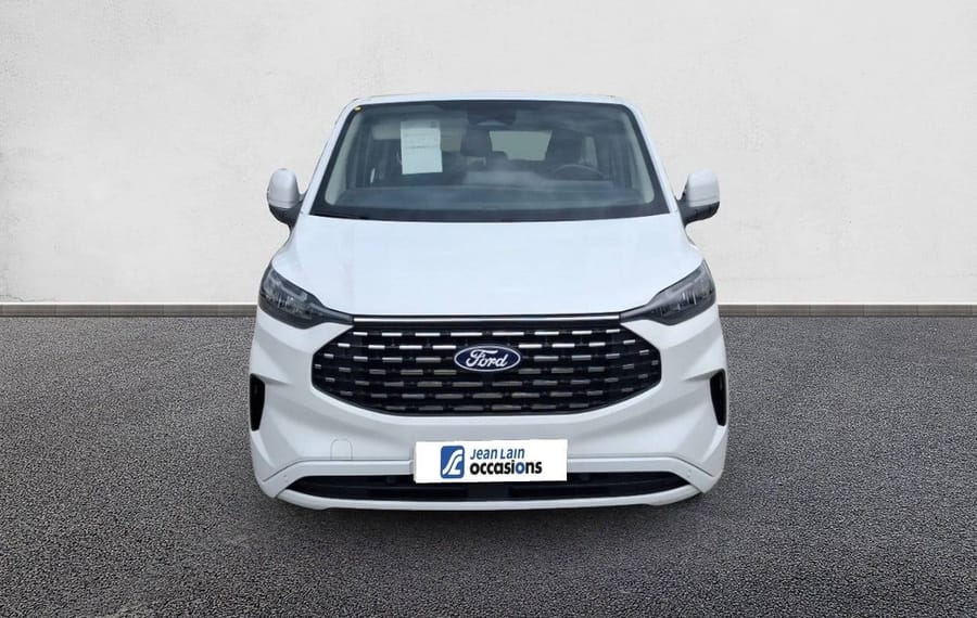 Choisissez votre ford tourneo chez CarGo Flex