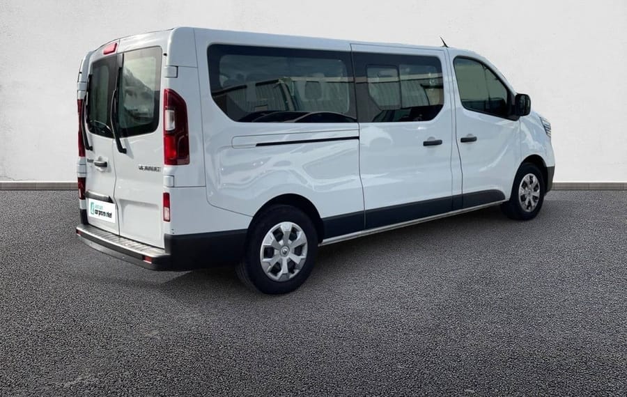 Choisissez votre renault traficcombi chez CarGo Flex