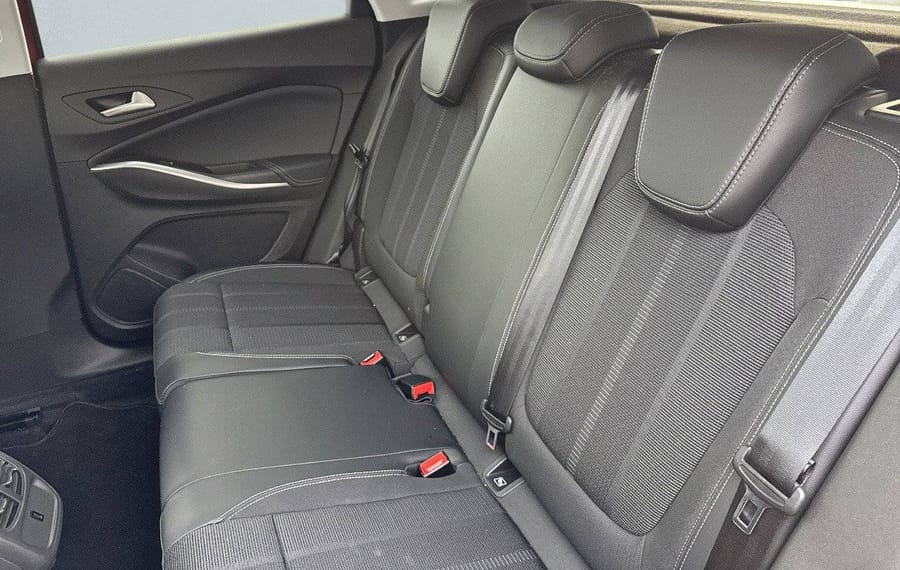 Choisissez votre opel grandland chez CarGo Flex
