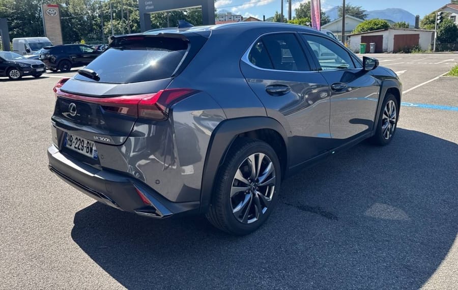 Choisissez votre lexus ux chez CarGo Flex