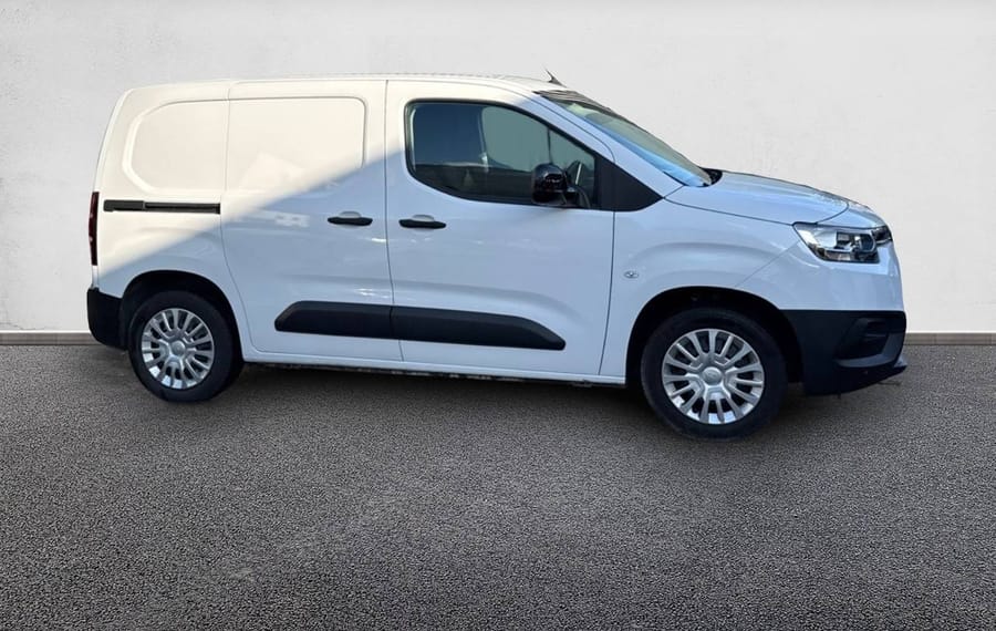 Choisissez votre toyota proacecityverso chez CarGo Flex