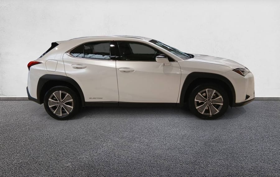 Choisissez votre lexus uxelectrique chez CarGo Flex
