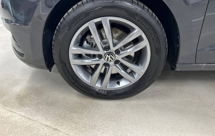 Choisissez votre volkswagen touran chez CarGo Flex