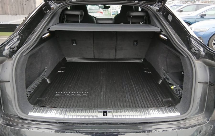 Choisissez votre audi etronelectrique chez CarGo Flex