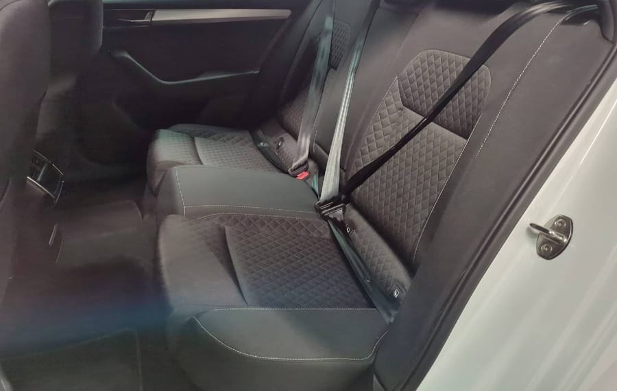 Choisissez votre skoda superbbreak chez CarGo Flex