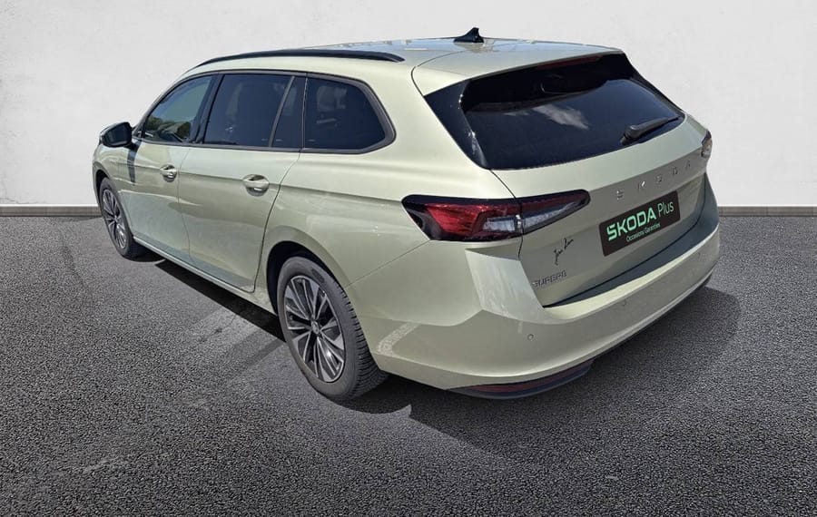 Choisissez votre skoda superbbreak chez CarGo Flex