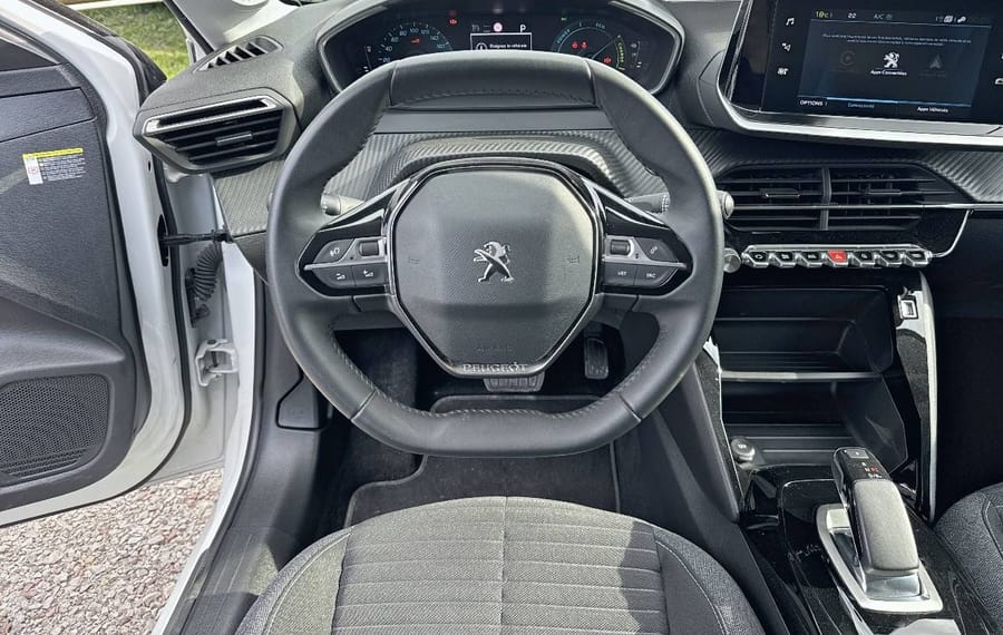 Choisissez votre peugeot 208electrique chez CarGo Flex