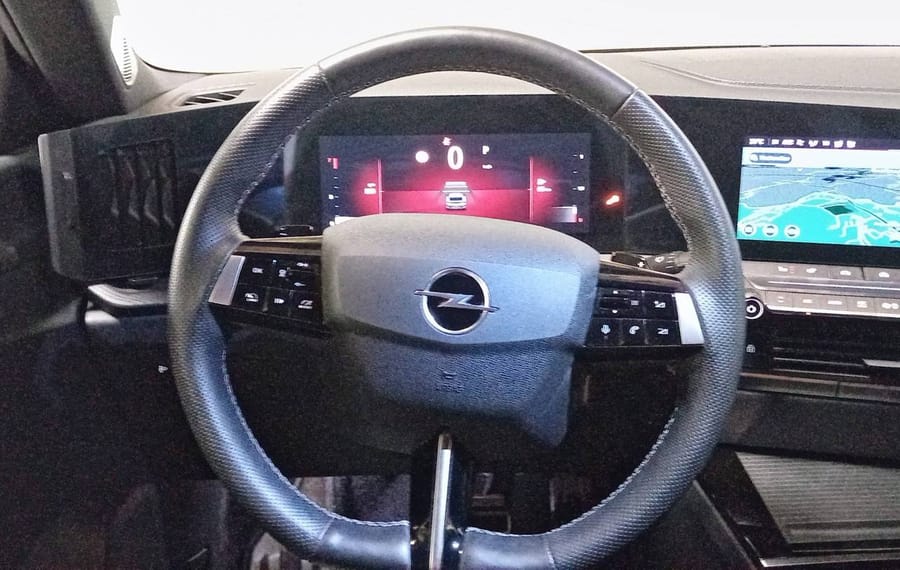 Choisissez votre opel astra chez CarGo Flex