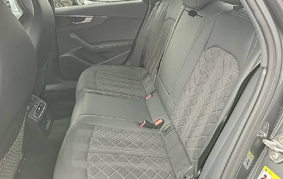 Choisissez votre audi a4 chez CarGo Flex