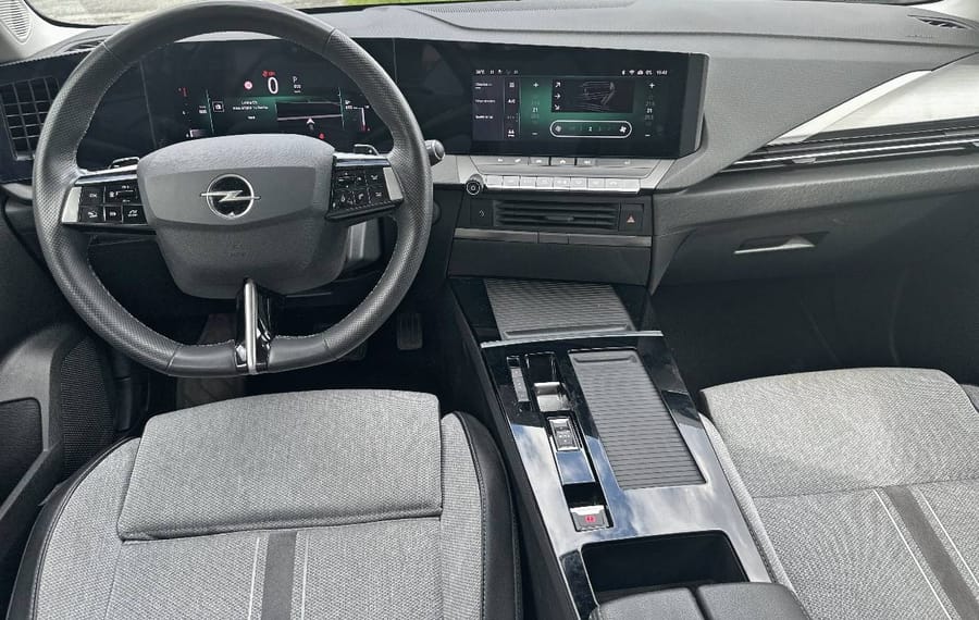 Choisissez votre opel astra chez CarGo Flex