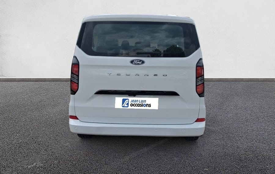 Choisissez votre ford tourneo chez CarGo Flex