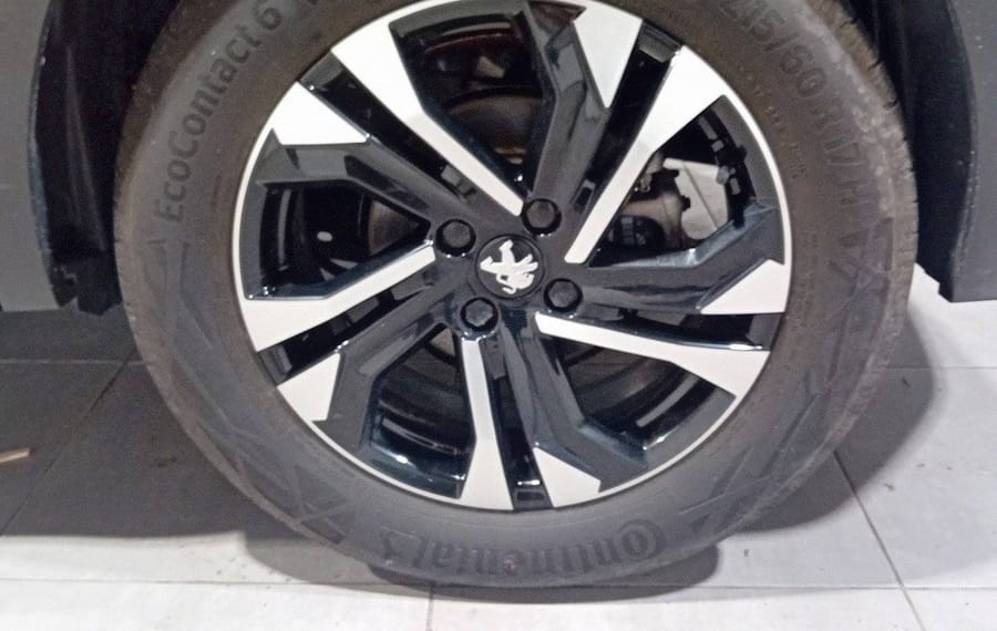Choisissez votre peugeot 2008electrique chez CarGo Flex
