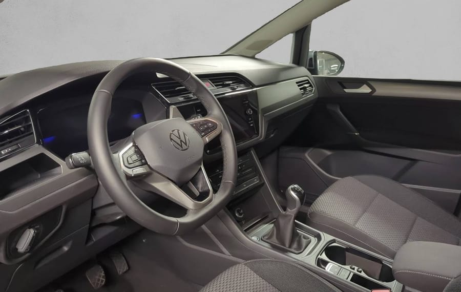 Choisissez votre volkswagen touran chez CarGo Flex