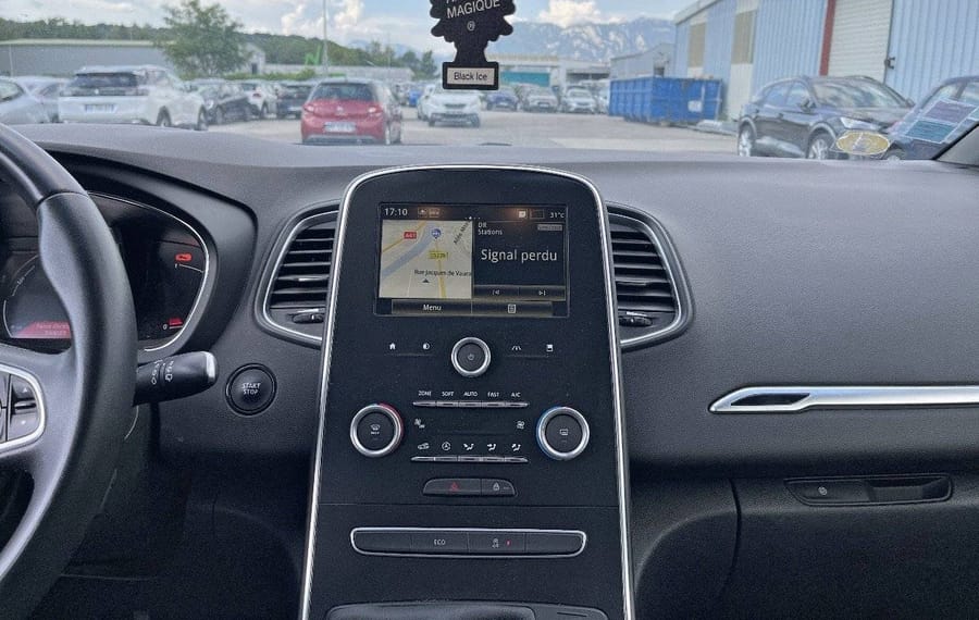 Choisissez votre renault grandscenic chez CarGo Flex