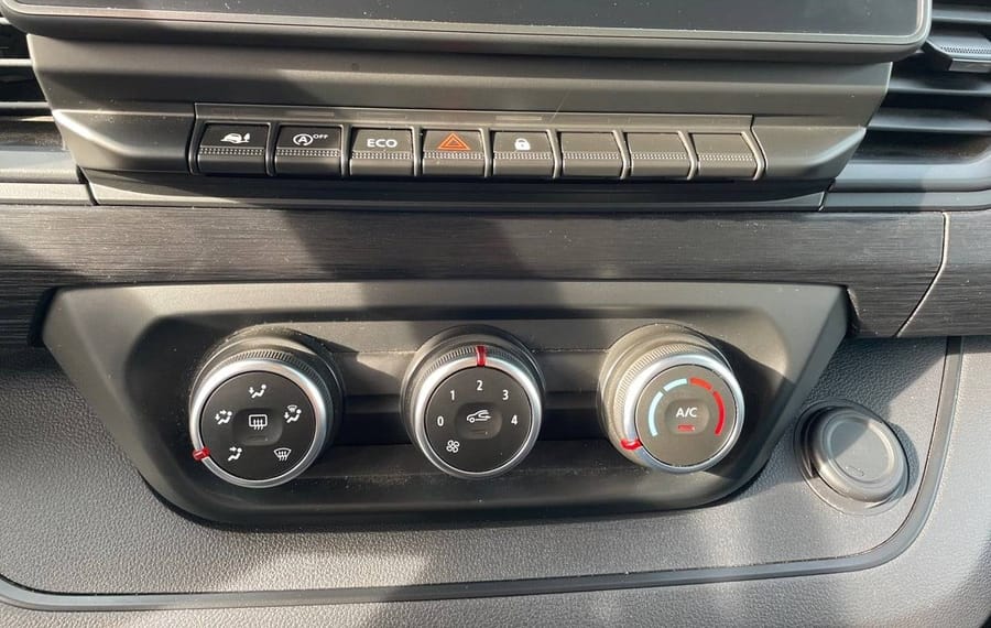 Choisissez votre renault traficcombi chez CarGo Flex