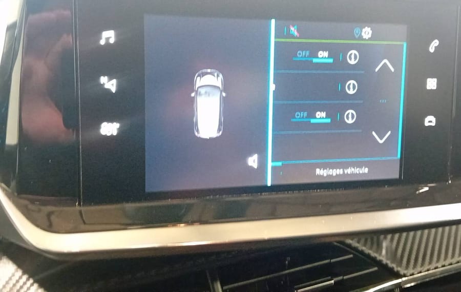 Choisissez votre peugeot 208electrique chez CarGo Flex