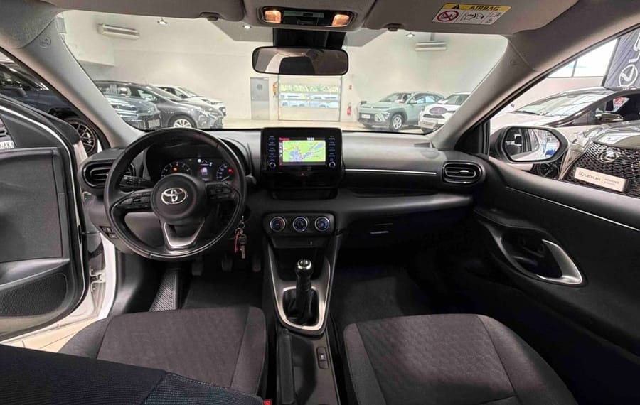 Choisissez votre toyota yaris chez CarGo Flex