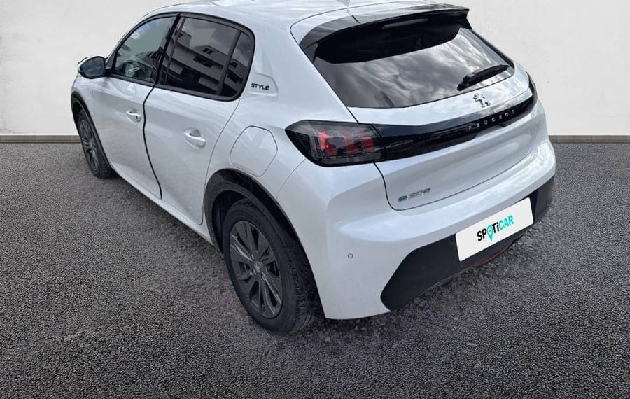 Choisissez votre peugeot 208electrique chez CarGo Flex