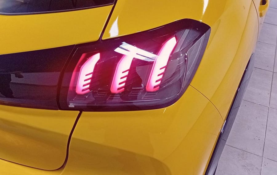 Choisissez votre peugeot 208electrique chez CarGo Flex