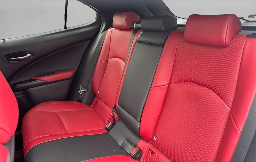 Choisissez votre lexus ux chez CarGo Flex