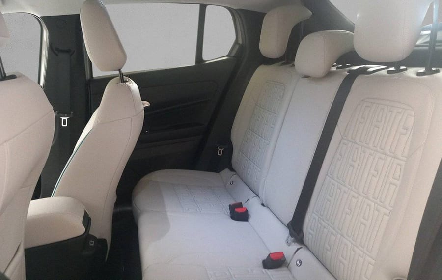 Choisissez votre fiat 600 chez CarGo Flex