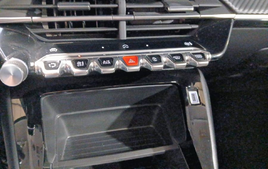 Choisissez votre peugeot 208 chez CarGo Flex