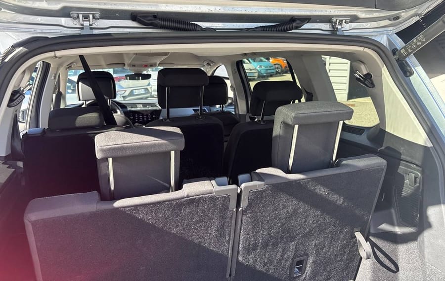 Choisissez votre volkswagen touran chez CarGo Flex