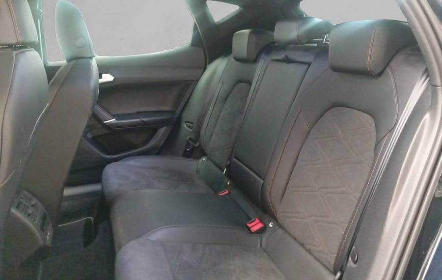 Choisissez votre seat leonbreak chez CarGo Flex
