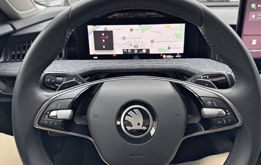 Choisissez votre skoda superb chez CarGo Flex