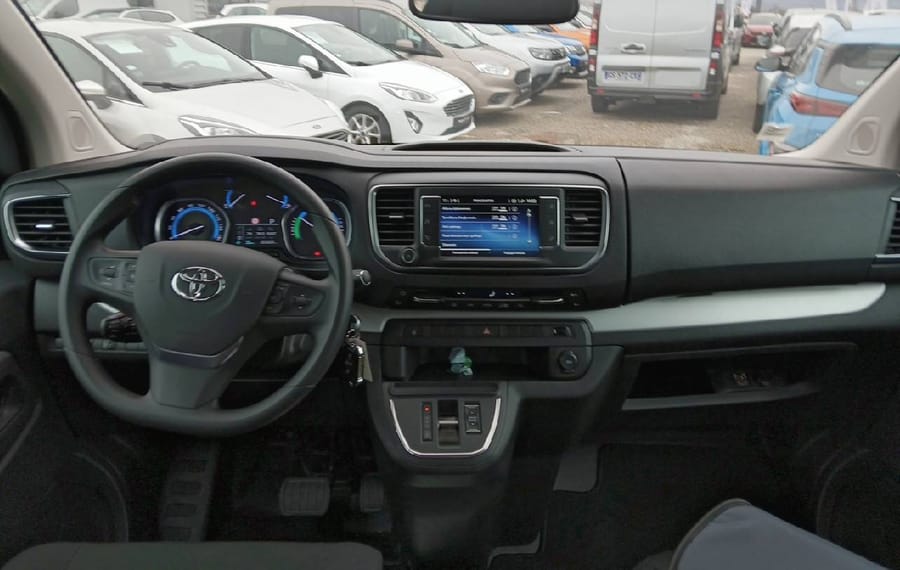 Choisissez votre toyota proacecombielectrique chez CarGo Flex