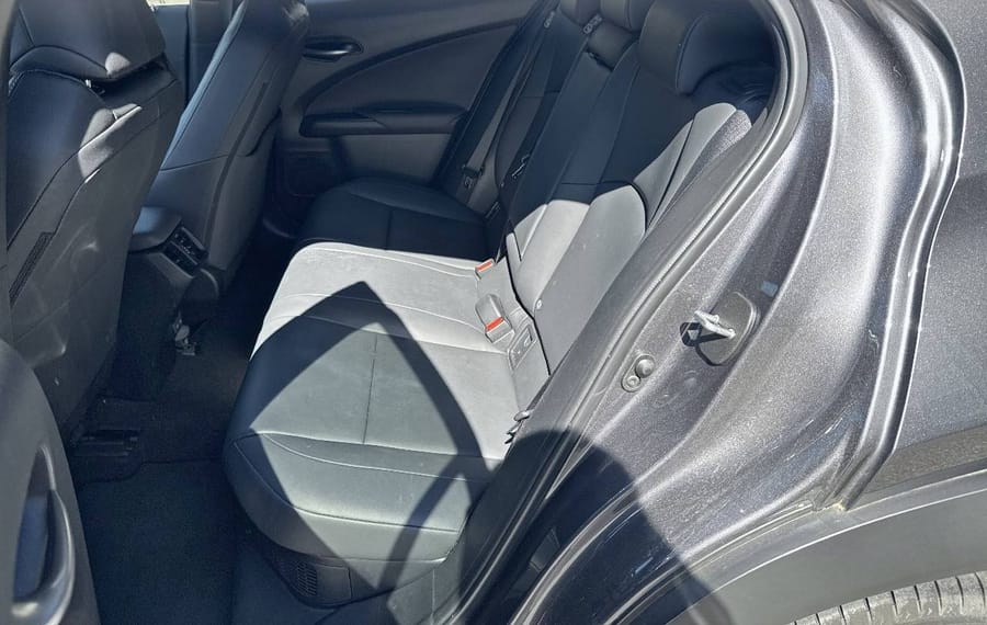 Choisissez votre lexus ux chez CarGo Flex