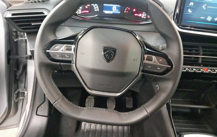 Choisissez votre peugeot 208 chez CarGo Flex