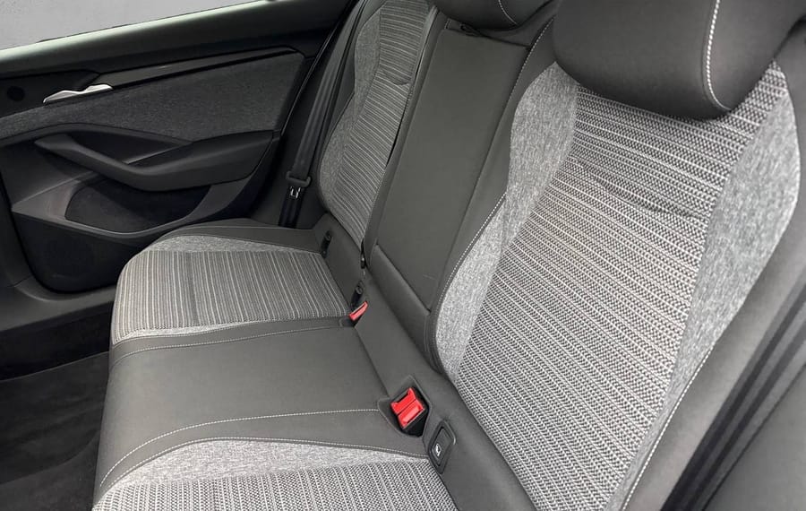 Choisissez votre skoda superb chez CarGo Flex