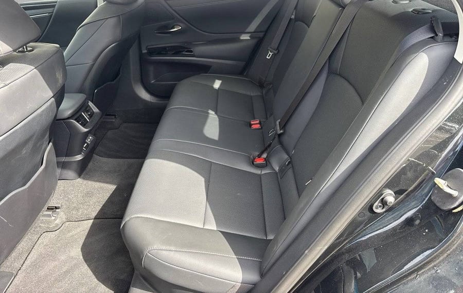 Choisissez votre lexus es chez CarGo Flex