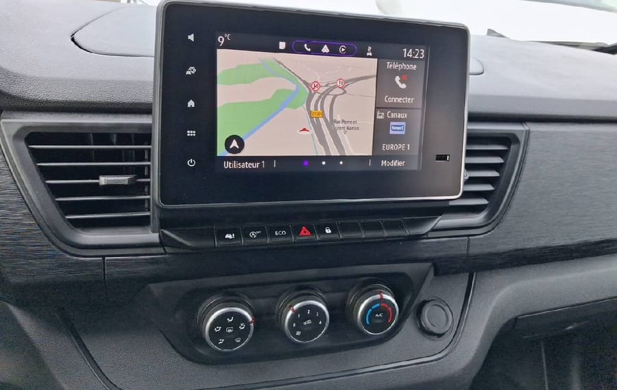 Choisissez votre renault traficcombi chez CarGo Flex