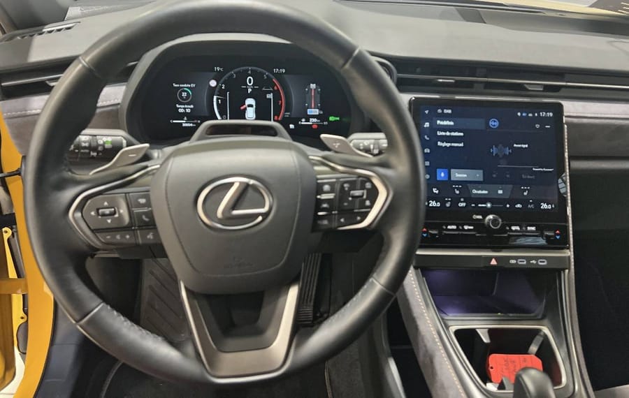 Choisissez votre lexus lbx chez CarGo Flex