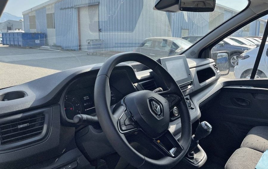 Choisissez votre renault traficcombi chez CarGo Flex