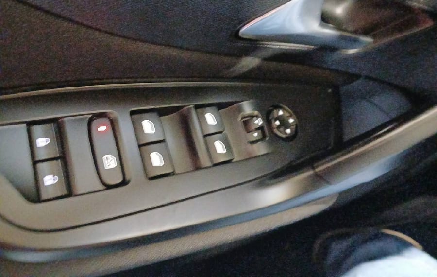 Choisissez votre peugeot 308break chez CarGo Flex