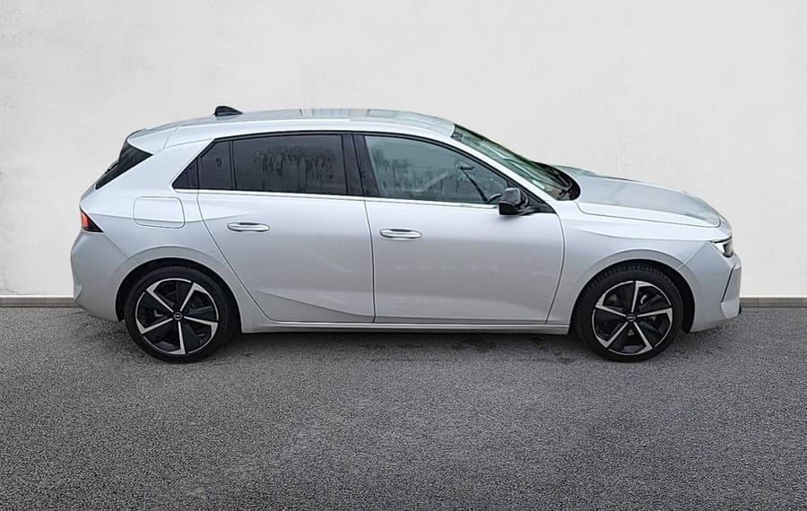 Choisissez votre opel astra chez CarGo Flex