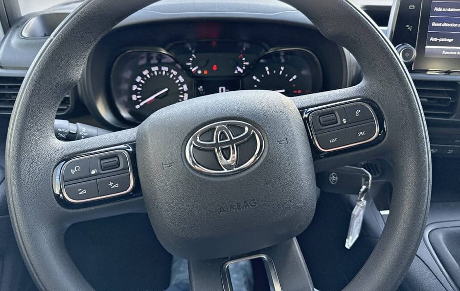 Choisissez votre toyota proacecityverso chez CarGo Flex