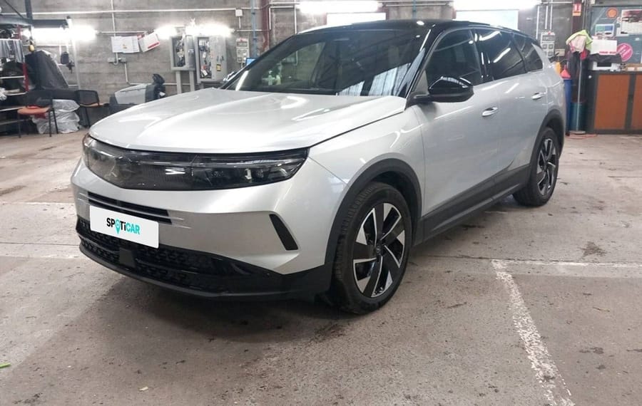 Choisissez votre opel grandland chez CarGo Flex