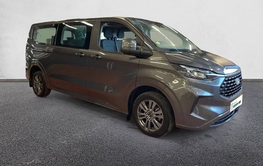 Choisissez votre ford tourneo chez CarGo Flex