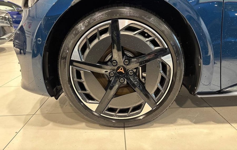 Choisissez votre cupra bornelectrique chez CarGo Flex